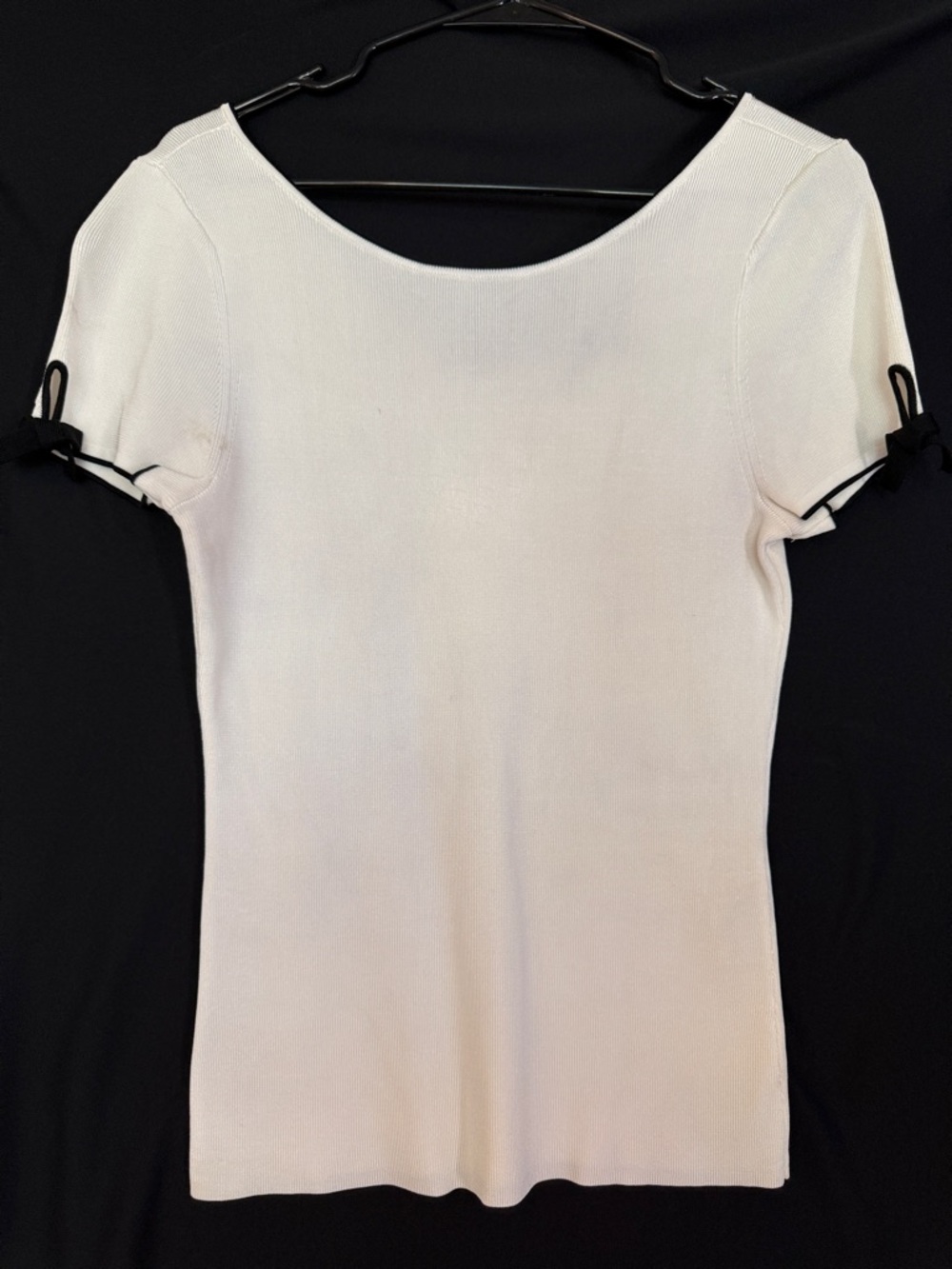White House Black Market Cream Short Sleeve Scoop Neck Top with Black Trim